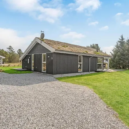 Hotel 3 Bedroom Awesome In Pandrup Rodhus