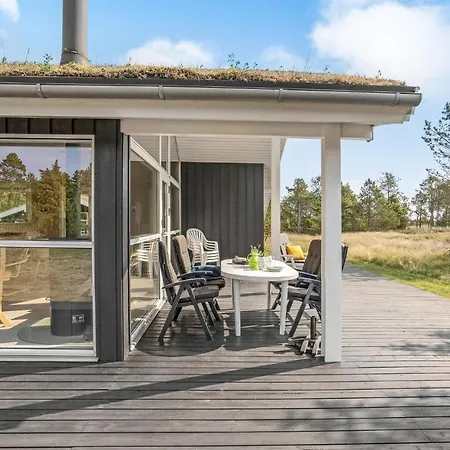 3 Bedroom Awesome In Pandrup Hotel Rodhus